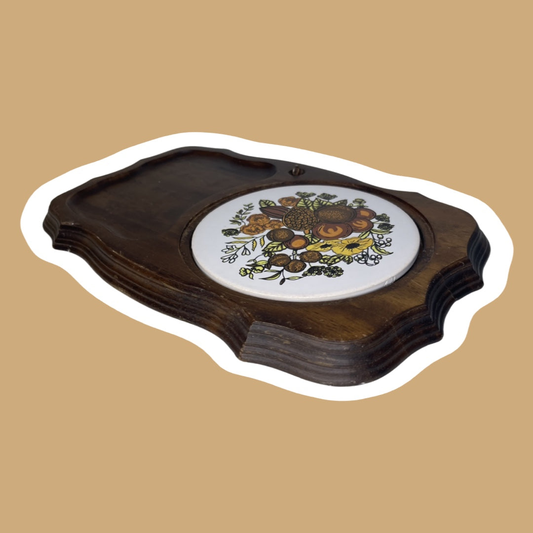 Tabla de madera para quesos y aperitivos con incrustaciones de cerámica