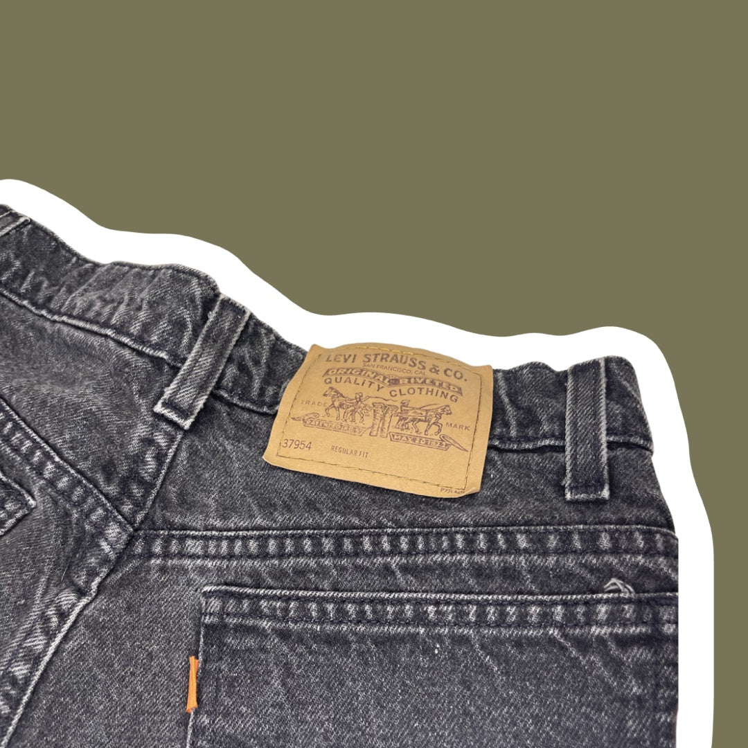 1990s Black ‘Levi Strauss & Co.’ Jean Shorts #37954 , Size 11