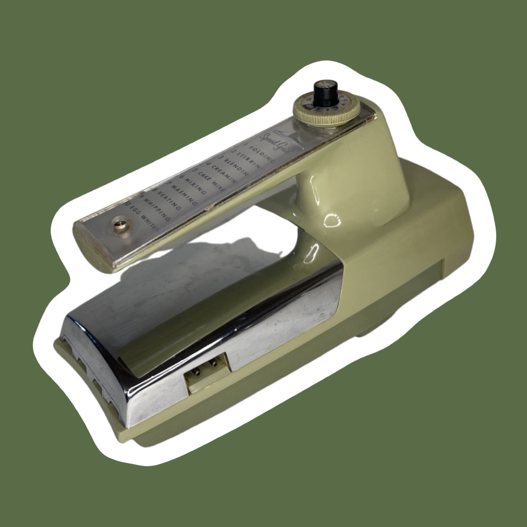 Batidora de mano eléctrica portátil de GE 'Speed Control' Avocado Green