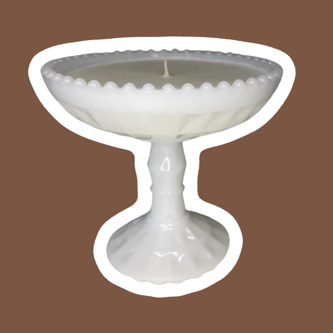 Pedestal de vidrio con leche adornado Windsor de la década de 1950, plato para dulces, baratijas y compotas, vela de cera de soja