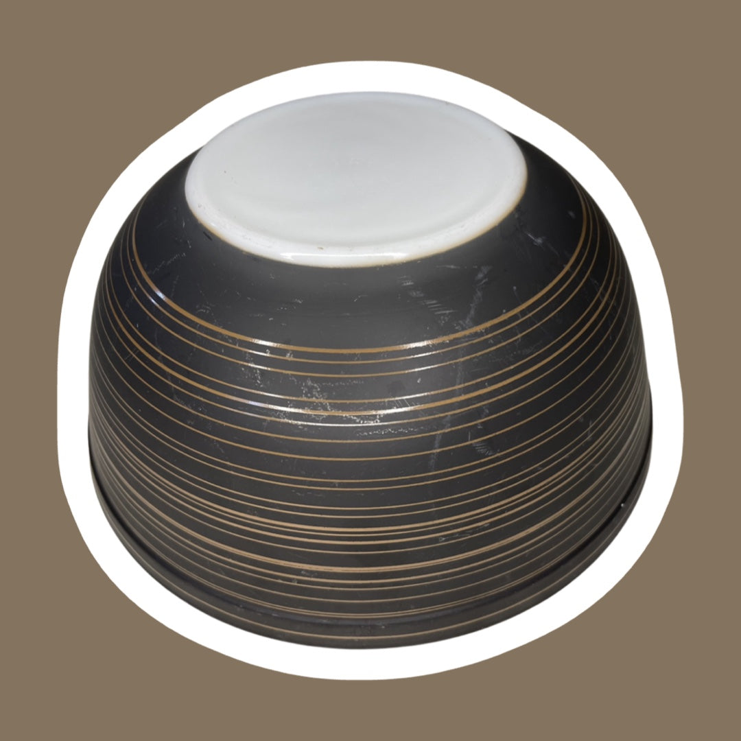 Tazón para mezclar de vidrio lechoso mate con rayas negras y marrones de Pyrex, diseño 'Terra', década de 1960, n.° 403