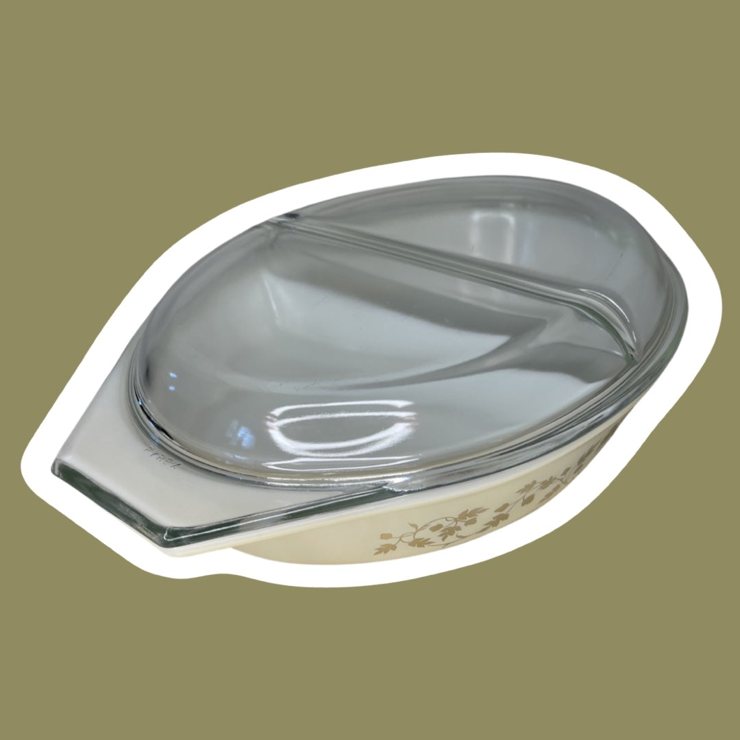 Cacerola promocional de vidrio Pyrex de 1,5 cuartos de galón, diseño de bellota dorada, n.° 37