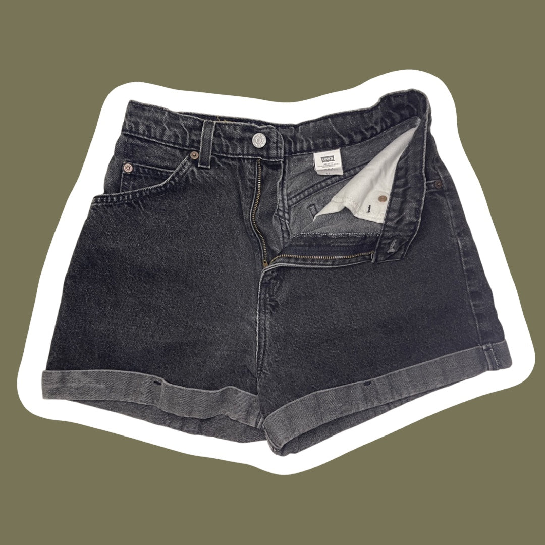 1990s Black ‘Levi Strauss & Co.’ Jean Shorts #37954 , Size 11