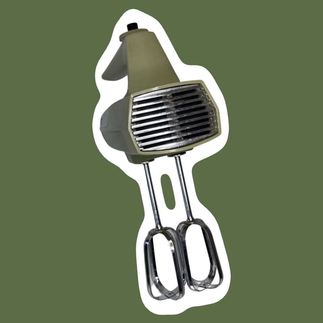 Batidora de mano eléctrica portátil de GE 'Speed Control' Avocado Green