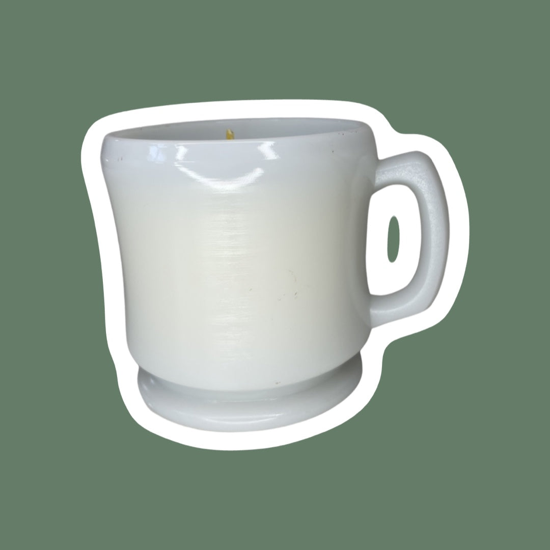 Taza de afeitar de vidrio con leche Hazel Atlas, vela de cera de soja y mecha de cáñamo
