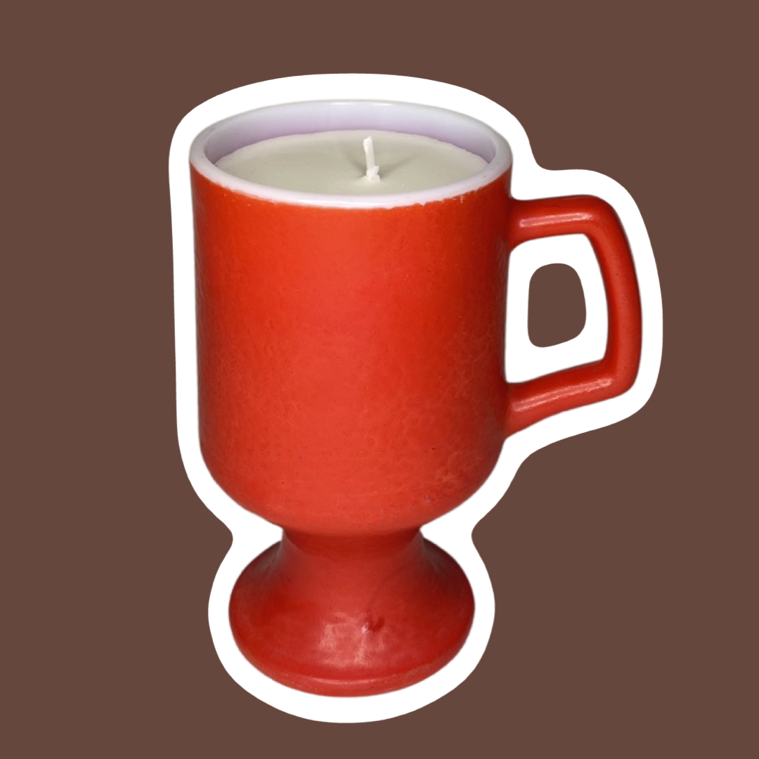 Vela de cera de soja con pedestal de vidrio con textura de cáscara de naranja roja de Anchor Hocking