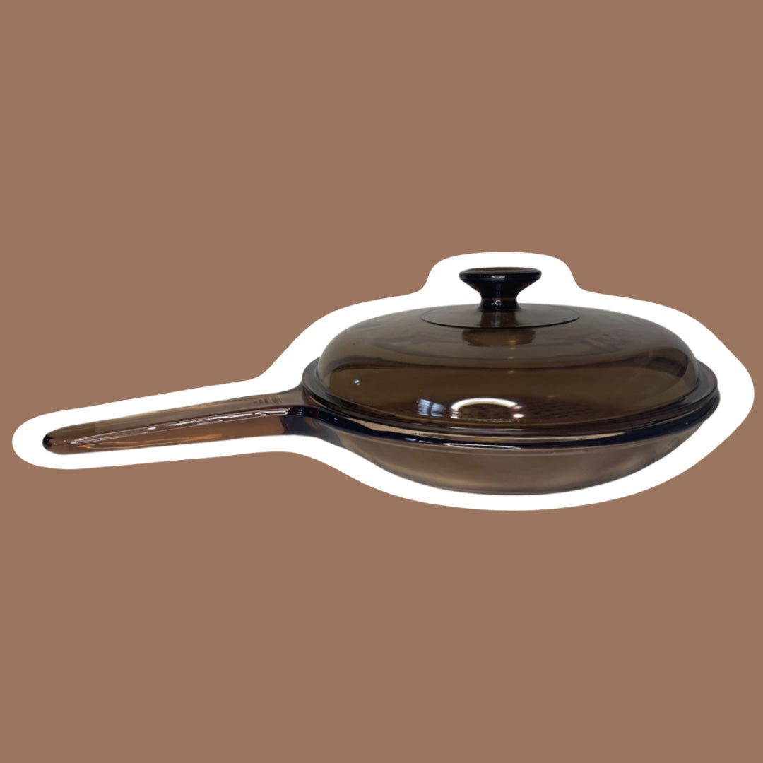 10 Corning 'Vision' Amber Glass Skillet Pan with Pyrex Lid – LIVING IN  RETROGRADE ™
