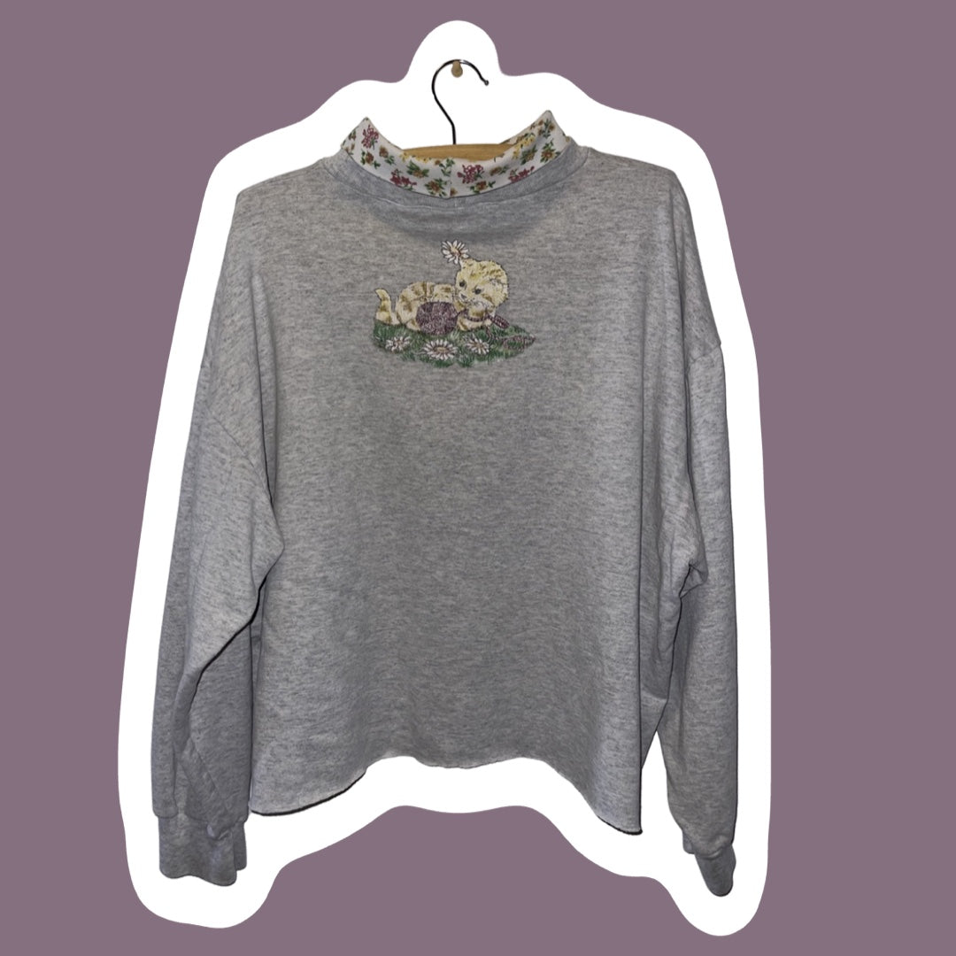 Suéter de cuello alto gris con estampado floral recortado de gatitos o cachorros, talla pequeña/mediana