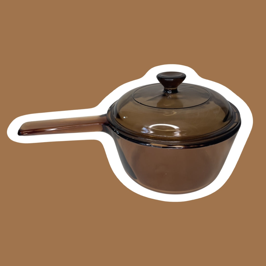 Olla de vidrio ámbar para estufa con pico vertedor y tapa, Corning Ware 'Visions', 1 litro