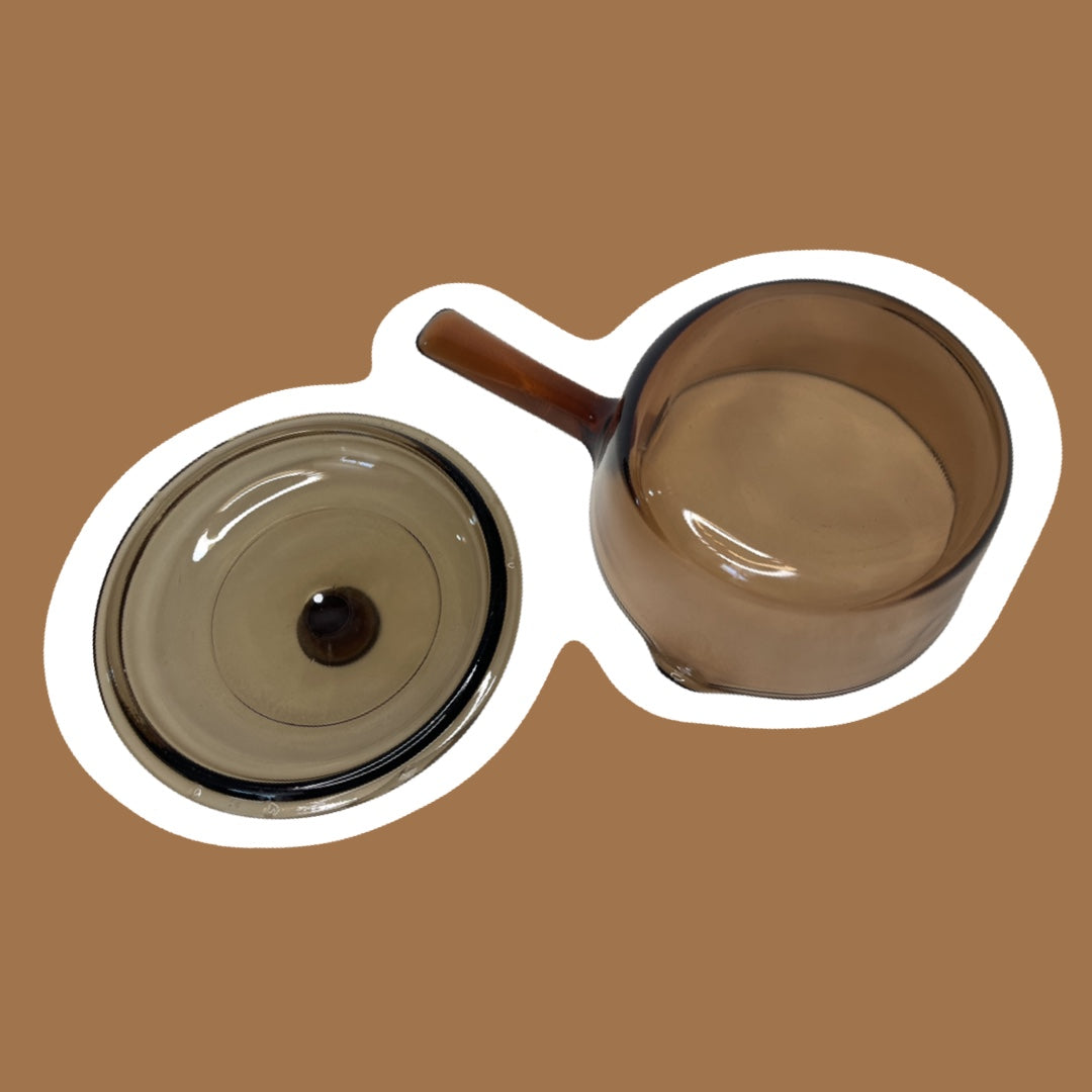 Olla de vidrio ámbar para estufa con pico vertedor y tapa, Corning Ware 'Visions', 1 litro