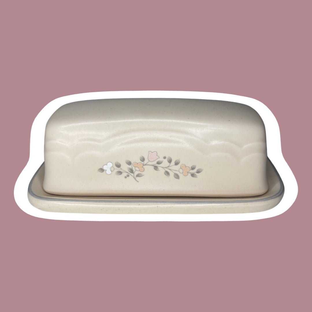 1970s Pfaltzgraff ‘Rememberence’ Butter Dish with Lid, Floral